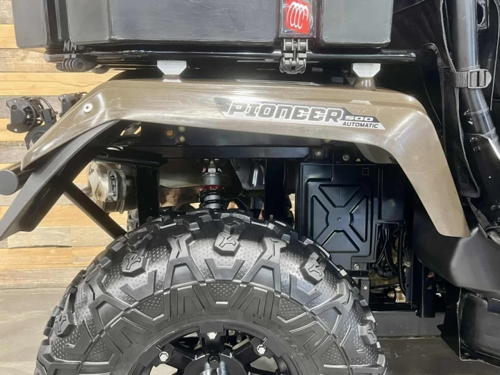 2020 HONDA PIONEER 500 EFI + 4X4 + E.P.S + SUSPENSION ELKA + MAGS + RADIO + BEAUCOUP D'OPTIONS $$$ 