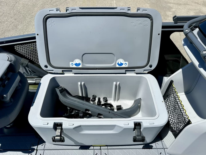 2025 BRP SEA-DOO SWITCH 18' EDITION FISH + ROTAX 230 HP + IBR + VTS + IDF + GPS + AUDIO + TOIT BIMINI + REMORQUE + RARE & A1 