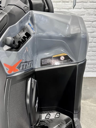2026 BRP CAN-AM OUTLANDER X-MR 700 EFI + 4WD + DPS + SEULEMENT 815 KM + GARANTIE B.E.S.T 2030 + RARE & A1 