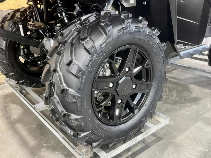 2024 POLARIS SPORTSMAN XP 1000 EFI EDITION HUNTER / CHASSEUR + CAMO + 4X4 + EPS + SEULEMENT 4 KM + TOUTE ÉQUIPÉE + RARE & A1 
