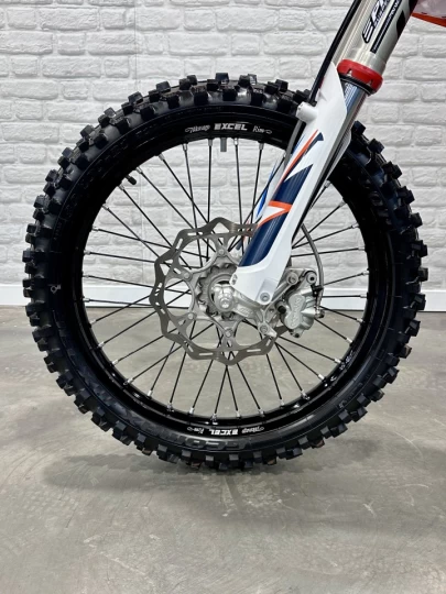 2022 KTM 150 SX - 2 TEMPS - MX MOTOCROSS + SEULEMENT 27 HR + RARE & IMPECCABLE A1 