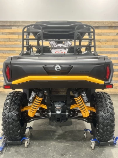 2025 BRP CAN-AM COMMANDER XT-P 1000R EFI + 4WD + DPS + FOX + SEULEMENT 1049 KM + RARE & IMPECCABLE A1 
