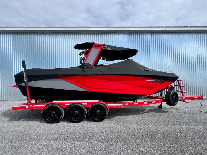 2022 SUPER AIR NAUTIQUE G23 + TOUTES OPTIONS $$$ + REMORQUE DLX + SEULEMENT 105 HR 