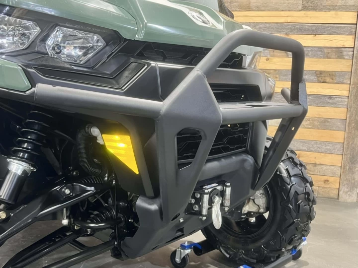 2024 BRP CAN-AM DEFENDER CAB HD-9 EFI + 4X4 + D.P.S + SEULEMENT 6972 KM + RARE & CONDITION A1 