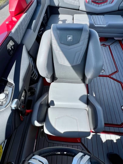 2022 SUPER AIR NAUTIQUE G23 + TOUTES OPTIONS $$$ + REMORQUE DLX + SEULEMENT 105 HR 