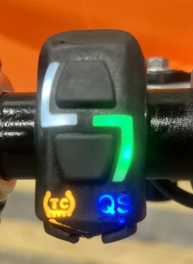 2025 KTM 250 XC-F EFI + 4 TEMPS + 68 HR + ENDURO-MX-MOTOCROSS + RARE & CONDITION A1 