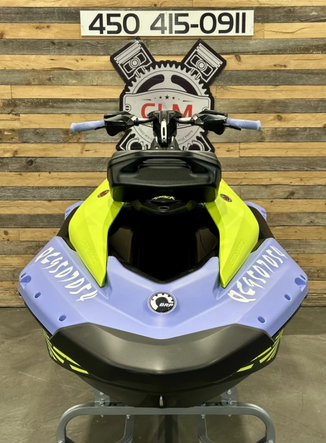 BRP SEA-DOO SPARK TRIXX + IBR + VTS + PREMIUM AUDIO + SEULEMENT 12 HR + COULEUR RARE & A1  2024