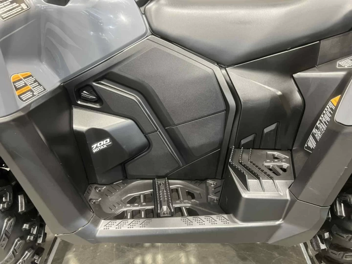 2024 BRP CAN-AM OUTLANDER MAX XT 700 EFI + DPS + 4X4 + SEULEMENT 564 KM + RARE & CONDITION A1 