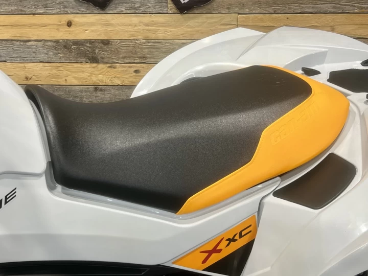 2025 BRP CAN-AM RENEGADE X-XC 1000R EFI + 4X4 + DPS + SEULEMENT 1083 KM + RARE & A1 