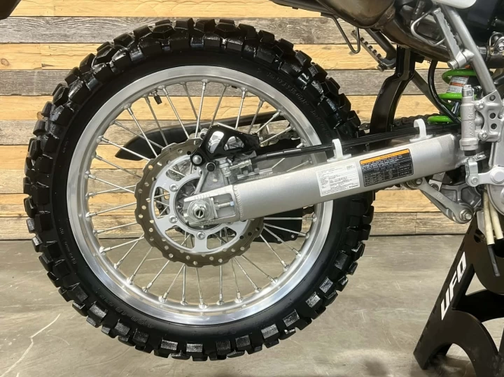 2023 KAWASAKI KLX 300 EFI + SEULEMENT 3755 KM + 4 TEMPS + MODELE RARE & CONDITION IMPECCABLE A1 