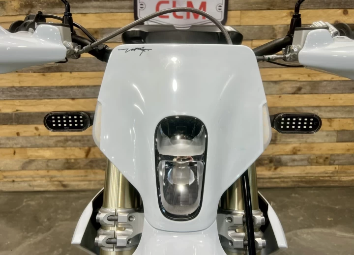 2025 STARK FUTURE VARG EX 60 H.P @ 80 H.P + LÉGALE SUR LA ROUTE + 0KM NEUVE + 2 ANS DE GARANTIE 