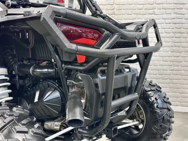 2016 POLARIS RZR XP 1000 EFI + 4WD + E.P.S + FOX + AUDIO + CABINE FERMÉ + CHAUFFAGE + RARE & A1 