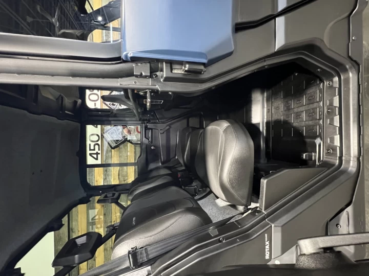 2025 BRP CAN-AM DEFENDER MAX CREW HD-10 LIMITED + 4X4 + DPS + HVAC + AUDIO + 5200 KM + GARANTIE + RARE & A1 