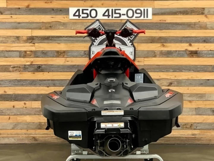 2021 BRP SEA-DOO SPARK TRIXX 2UP + IBR + VTS + SEULEMENT 33 HR + RARE & A1 