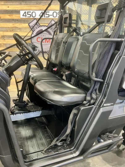 2018 BRP CAN-AM DEFENDER XT HD-10 + 4WD + DPS + BEAUCOUP D'ÉQUIPEMENTS $$$ + RARE & A1 