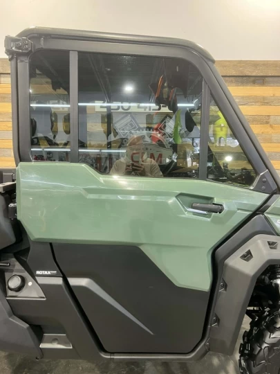 2024 BRP CAN-AM DEFENDER CAB HD-9 EFI + 4X4 + D.P.S + SEULEMENT 6972 KM + RARE & CONDITION A1 