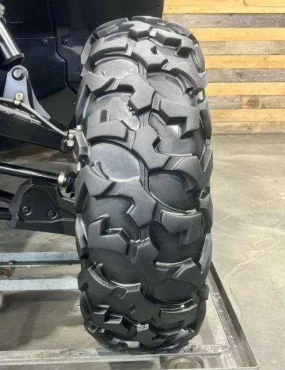 2025 BRP CAN-AM COMMANDER 700 EFI + 4X4 + DPS + BAS KM + 2 X EN INVEMTAIRE 