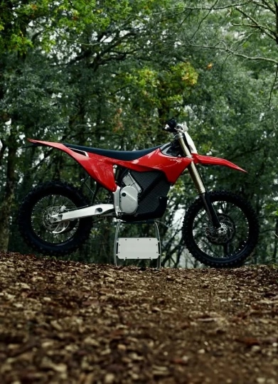 2025 STARK FUTURE VARG EX 60 HP @ 80 HP + LEGALE SUR LA ROUTE + 2 ANS DE GARANTIE 