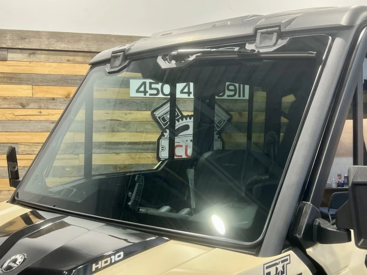 2025 BRP CAN-AM DEFENDER MAX CREW HD-10 LIMITED + 4WD + DPS + 650 KM SEULEMENT + 6 PASSAGERS + TOUTE ÉQUIPÉE+ RARE & A1 