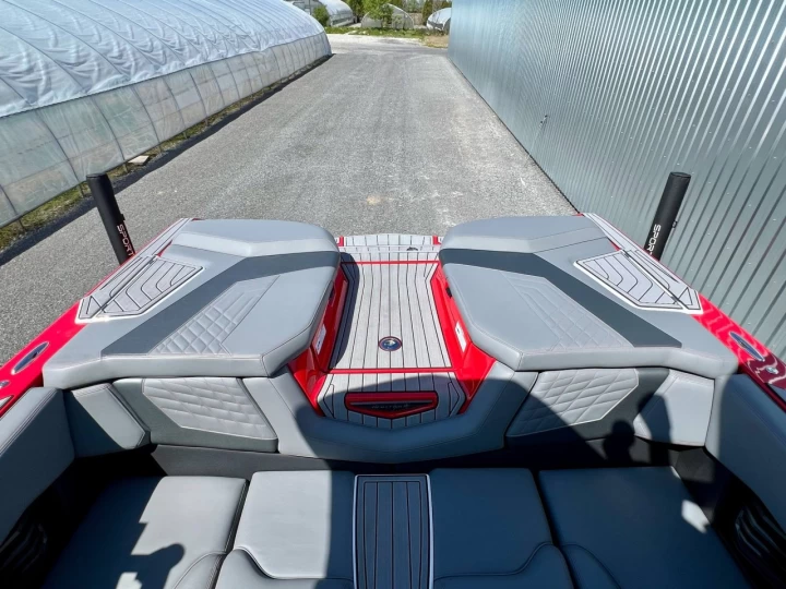 2022 SUPER AIR NAUTIQUE G23 + TOUTES OPTIONS $$$ + REMORQUE DLX + SEULEMENT 105 HR 