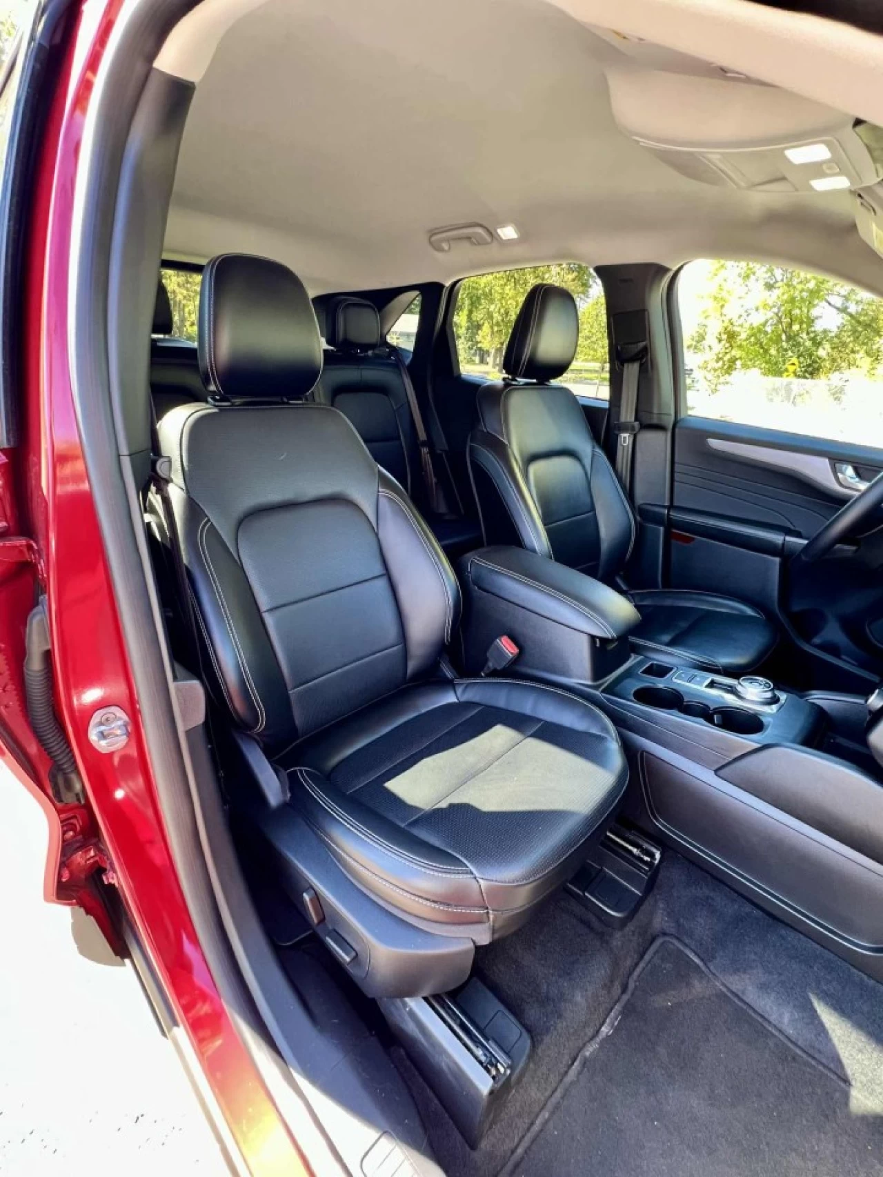 2024 FORD ESCAPE PLATINUM AWD + ECOSPORT 2.0L TURBO + GARANTIE FORD + CONDITION A1  Main Image