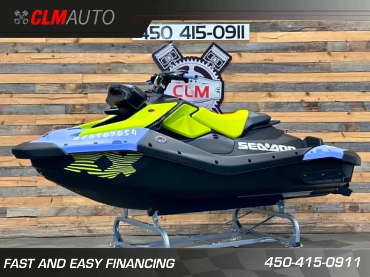 2024 BRP SEA-DOO SPARK TRIXX + IBR + VTS + PREMIUM AUDIO + SEULEMENT 12 HR + COULEUR RARE & A1 