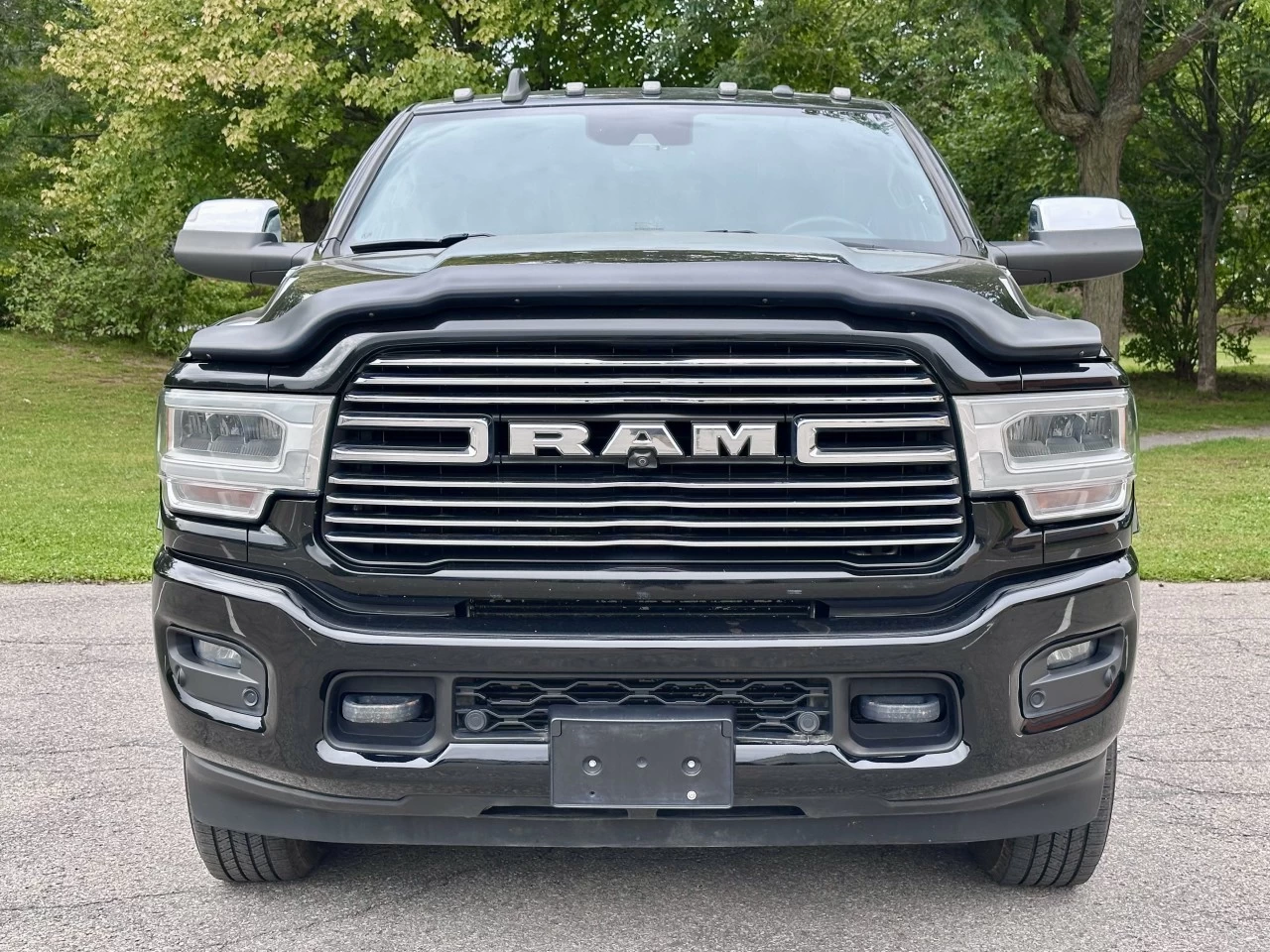 2019 RAM 3500 LARAMIE CUMMINS 6.7L H.O - HIGH OUTPUT + CREW CAB + 4WD + BOITE LONGUE + SUSPENSION A AIR + RARE & A1  Image principale