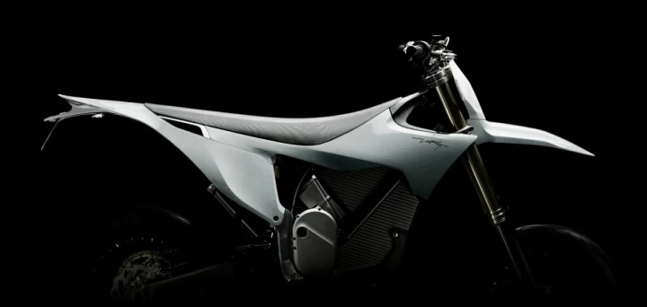 2026 STARK FUTURE VARG SM - SUPERMOTARD + LEGALE SUR LA ROUTE + 60 HP @ 80 HP + 2 ANS DE GARANTIE + QUANTITÉ LIMITÉE 