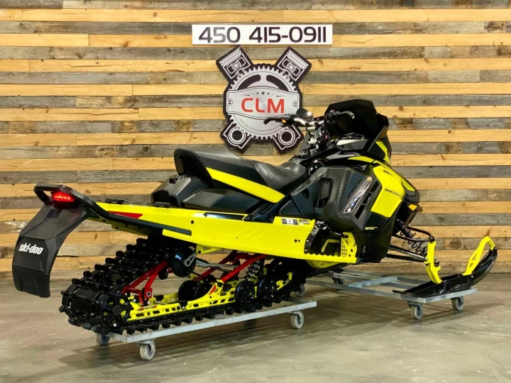 2021 BRP SKI-DOO RENEGADE X 900 ACE EFI TURBO ITC 137'' + REV GEN4 + RAS X + SEULEMENT 7937 KM + RARE & A1 