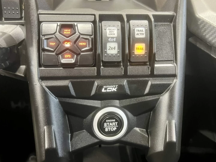 2023 BRP CAN-AM MAVERICK MAX X3 DS TURBO 135 HP + DPS + 4X4 + SEULEMENT 375 KM + CONDITION A1 