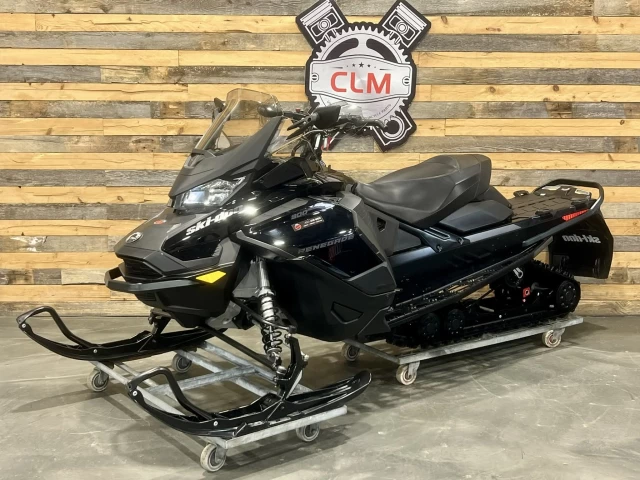 BRP SKI-DOO RENEGADE ADRENALINE 900 ACE EFI ITC 137'' + REV GEN4 + 10015 KM + CONDITION A1  2021