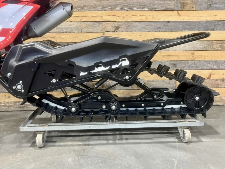 2024 GASGAS MC 450F EFI+ SEULEMENT 50 HR + KIT GRAPHIQUE CUSTON NEUF + RARE $ CONDITION A1 