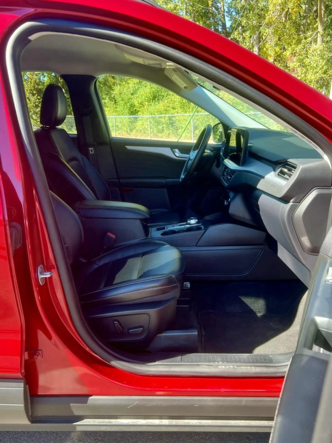 2024 FORD ESCAPE PLATINUM AWD + ECOSPORT 2.0L TURBO + GARANTIE FORD + CONDITION A1  Main Image