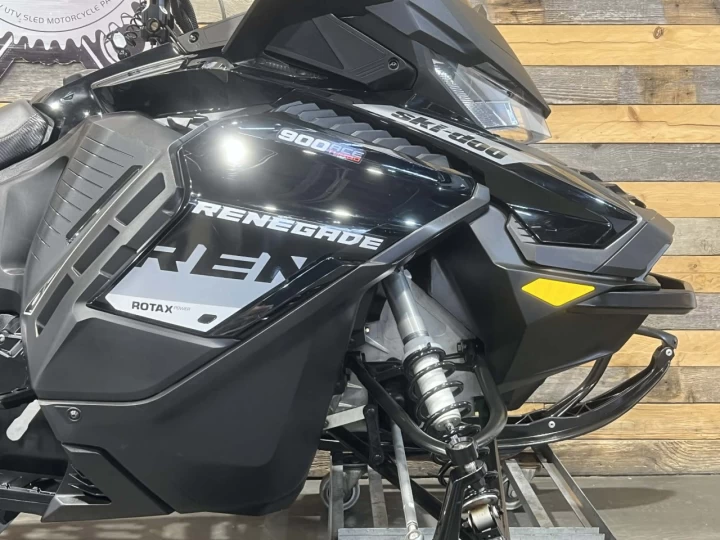 2019 BRP SKI-DOO RENEGADE ADRENALINE 900 ACE EFI I.T.C TURBO 150 HP 137'' + REV GEN4 + 15738 KM + CONDITION A1 