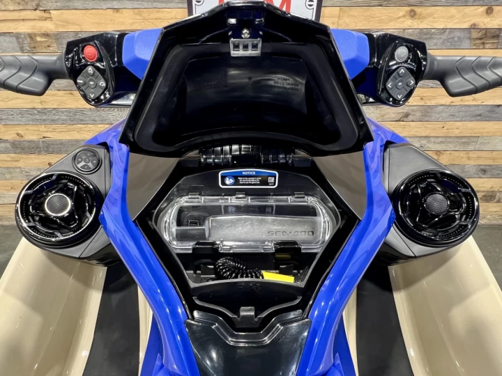 2025 BRP SEA-DOO WAKE PRO 230 H.P + IBR + VTS + IDF + AUDIO PREMIUM + RACK + 3 PASSAGERS + RARE & A1 