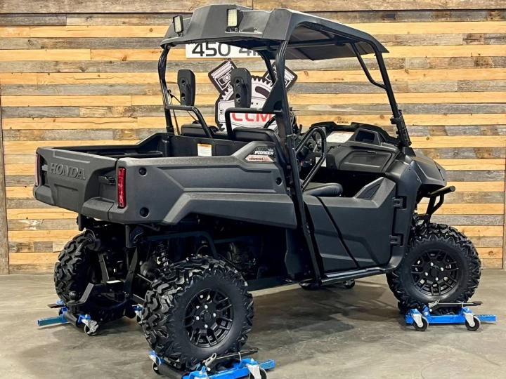 2017 HONDA PIONEER 700 DELUXE EFI + EPS + 4X4 + MAGS + TREUIL + TOUT NOIR 