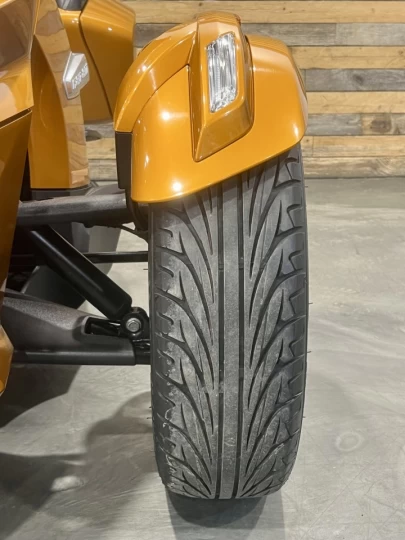 2024 BRP CAN-AM SPYDER RT-S SE-6 (SEMI-AUTOMATIQUE) + ROTAX 1330 EFI + SEULEMENT 38579 KM + RARE & A1 
