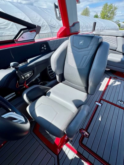 2022 SUPER AIR NAUTIQUE G23 + TOUTES OPTIONS $$$ + REMORQUE DLX + SEULEMENT 105 HR 