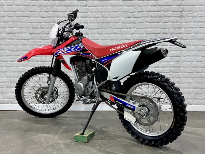 2027 HONDA CRF 230F + DEMAREUR ELECTRIQUE + 4 TEMPS + MX - MOTOCROSS - TRAIL + RARE & A1 
