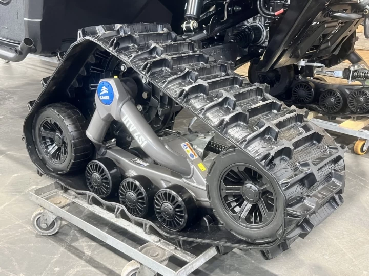 2025 POLARIS RANGER 1000 EDITION PREMIUM + 4X4 + EPS + SEULEMENT 1721 KM + GARANTIE FEVRIER 2027 + RARE & A1 