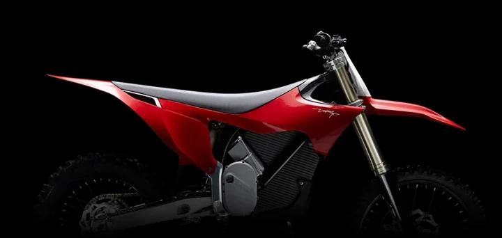 2026 STARK FUTURE VARG SM - SUPERMOTARD + LEGALE SUR LA ROUTE + 60 HP @ 80 HP + 2 ANS DE GARANTIE + QUANTITÉ LIMITÉE 