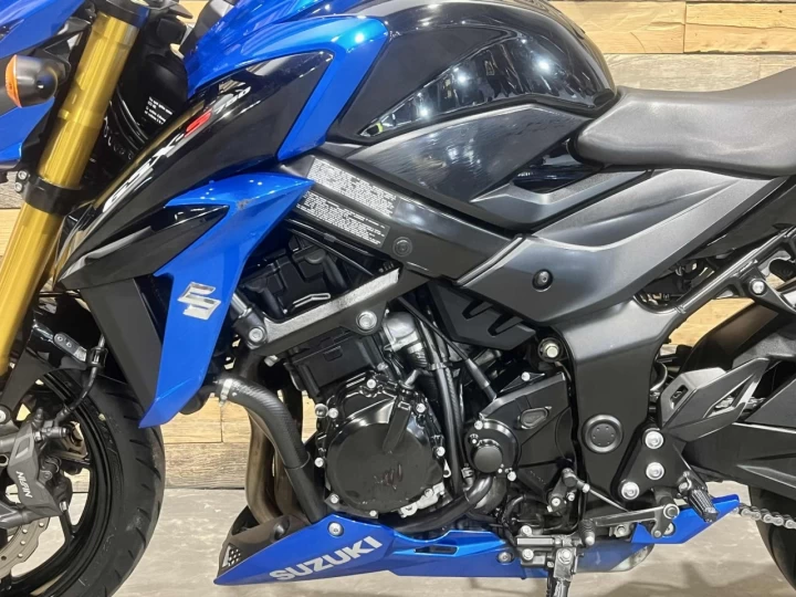 2018 SUZUKI GSX-S 750 A.B.S + PETITE PLAQUE + SEULEMENT 16201 KM 