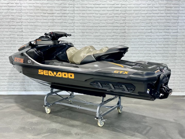2021 BRP SEA-DOO GTX 230 H.P + IBR + VTS + AUDIO PREMIUM + SEULEMENT 32 HR + 3 PASSAGERS + RARE & A1 