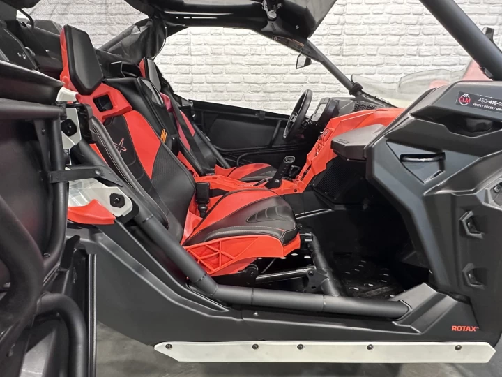 2021 BRP CAN-AM MAVERICK X3 X-RC TURBO + 4WD + DPS + FOX + AUDIO + 64'' + SEULEMENT 3576 KM 