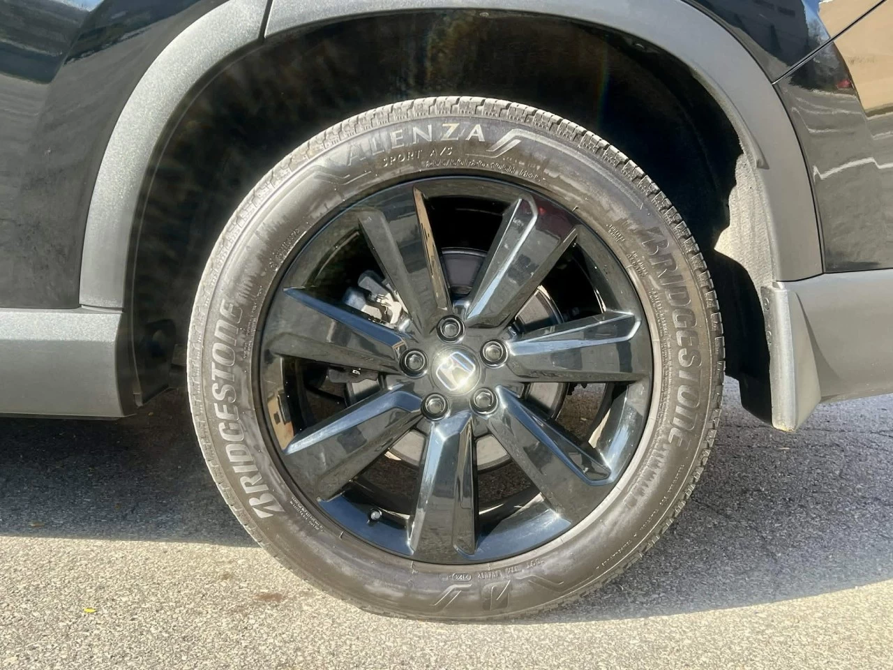 2023 HONDA PILOT BLACK EDITION AWD + V6 3.5L + SEULEMENT 34856 KM + GARANTIE  Main Image