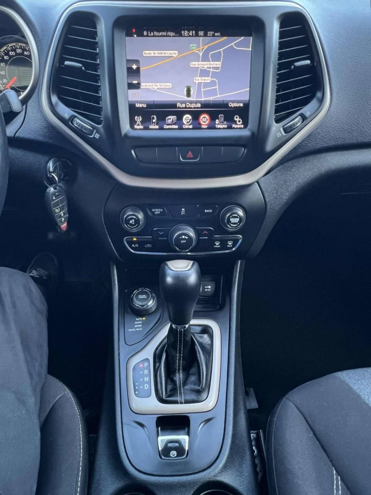 2014 JEEP CHEROKEE EDITION NORTH + V6 + 4X4 + 5 PASSAGERS + 196750 KM + PAS DE ROUILLE A1  Image principale