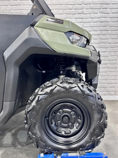 2017 BRP CAN-AM DEFENDER HD-5 EFI + 4WD + DPS + 3 PASSAGERS + SEULEMENT 4697 KM + RARE & PROPRE 