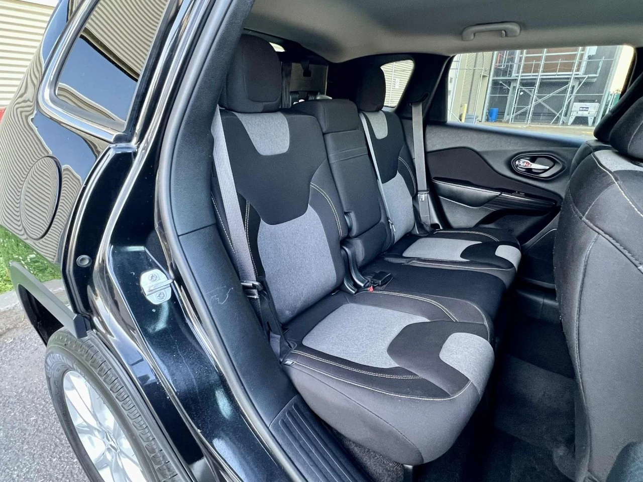 2014 JEEP CHEROKEE EDITION NORTH + V6 + 4X4 + 5 PASSAGERS + 196750 KM + PAS DE ROUILLE A1  Image principale