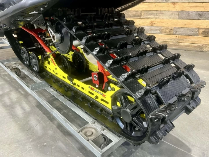 2022 BRP SKI-DOO RENEGADE X-RS 850 E-TEC 137''+ REV GEN4 + COULEUR RARE & CONDITION A1 