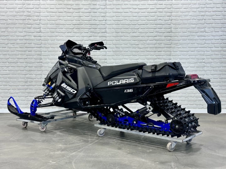 2024 POLARIS INDY XCR 850 MATRYX 136'' + GPS 7'' + SEULEMENT 1740 KM + GARANTIE + RARE & A1 
